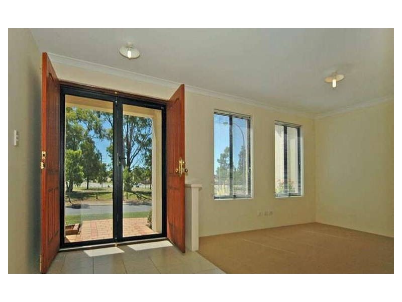 30 Sandilands Circuit, Tapping WA 6065