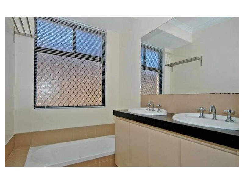 30 Sandilands Circuit, Tapping WA 6065