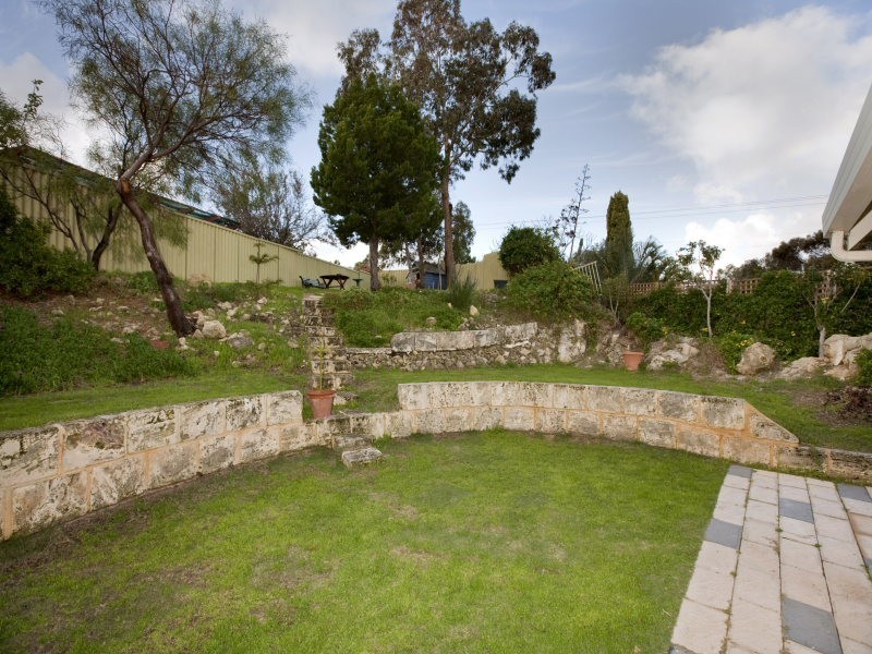 8 Webb Place, Hillarys WA 6025