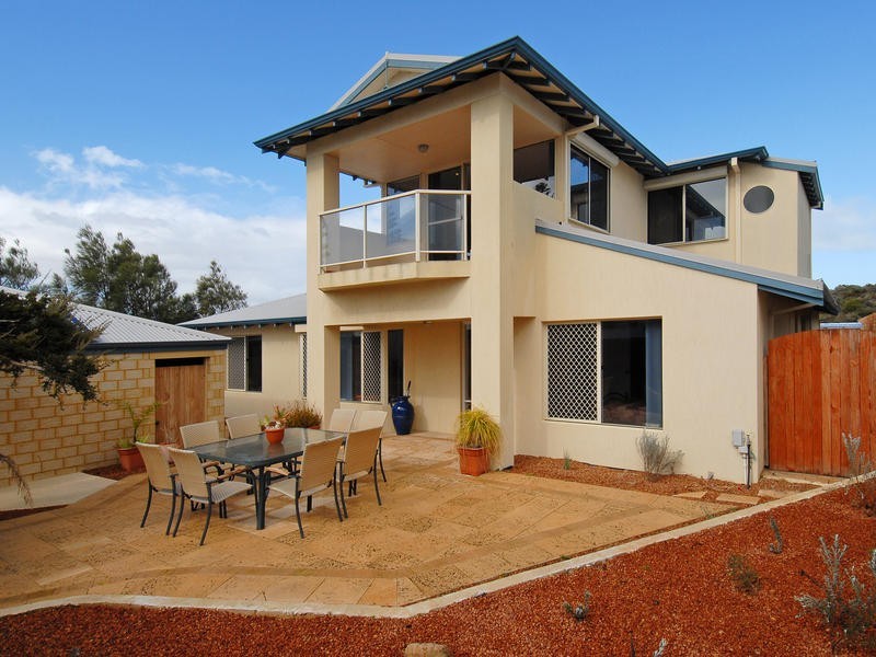 2 Merrifield Place, Mullaloo WA 6027