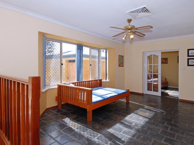 2 Merrifield Place, Mullaloo WA 6027