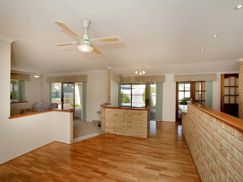 8 Carron Rise, Hillarys WA 6025