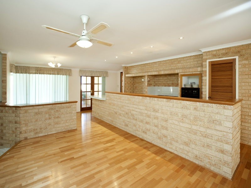 8 Carron Rise, Hillarys WA 6025