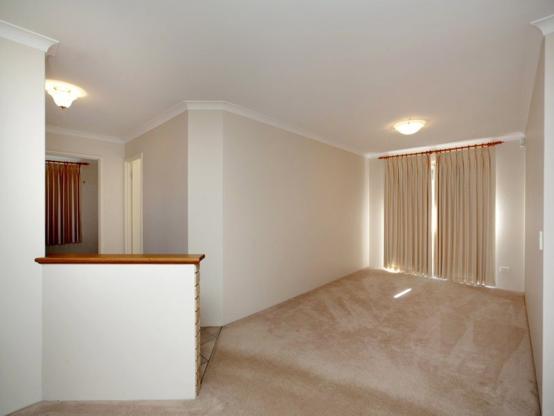 8 Carron Rise, Hillarys WA 6025