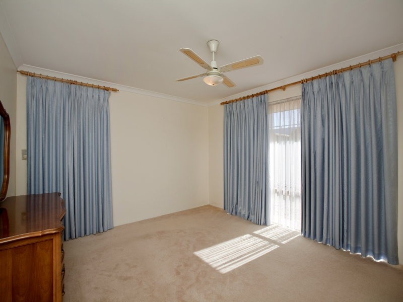 8 Carron Rise, Hillarys WA 6025