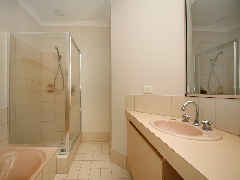 8 Carron Rise, Hillarys WA 6025