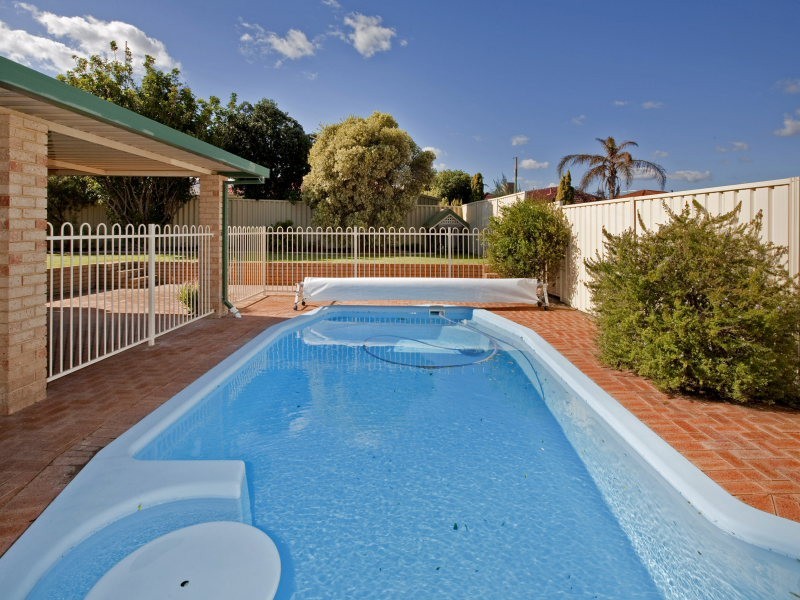 8 Carron Rise, Hillarys WA 6025