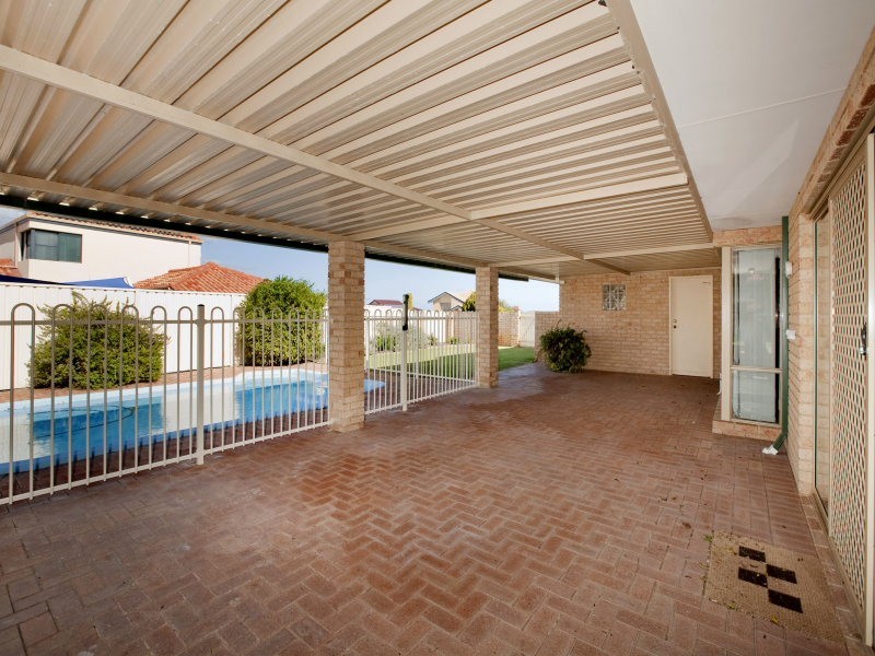 8 Carron Rise, Hillarys WA 6025