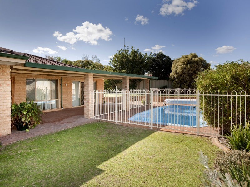 8 Carron Rise, Hillarys WA 6025