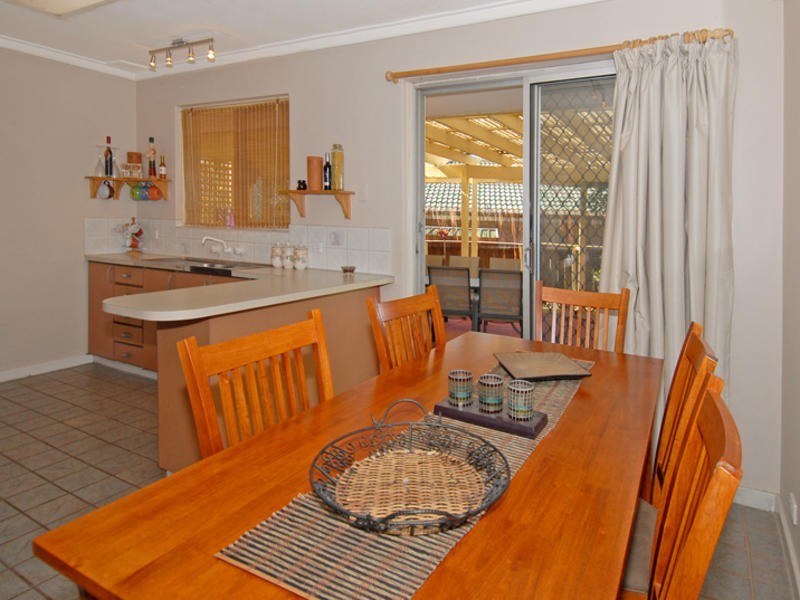 38 Mayflower Cr, Craigie WA 6025