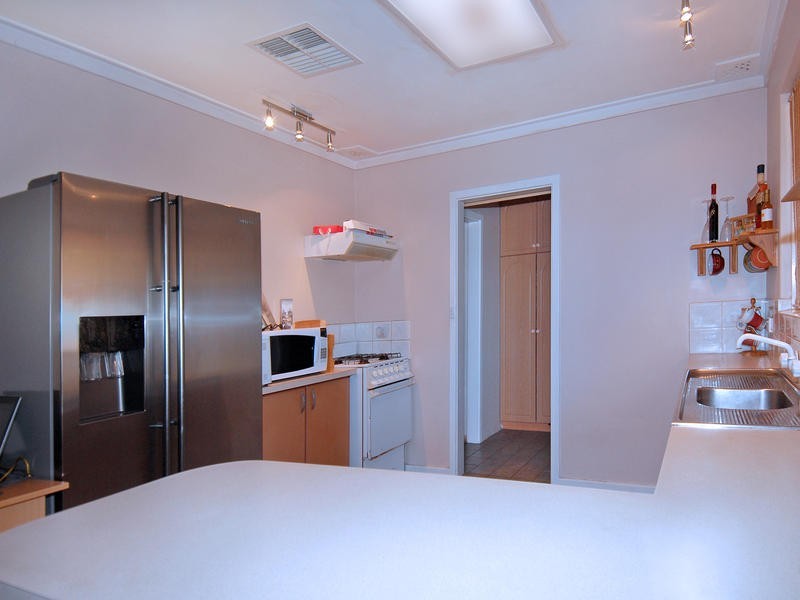 38 Mayflower Cr, Craigie WA 6025