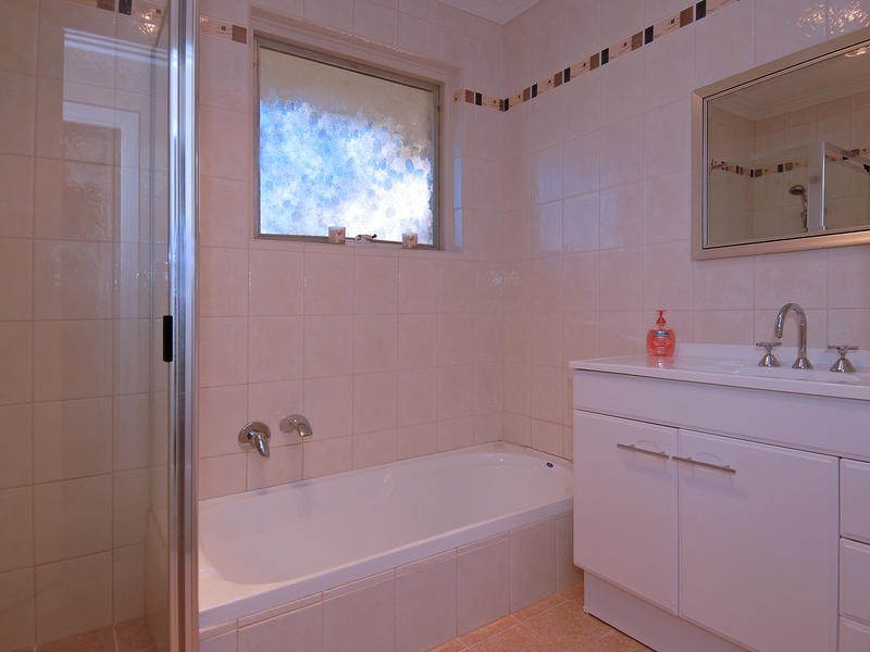 38 Mayflower Cr, Craigie WA 6025