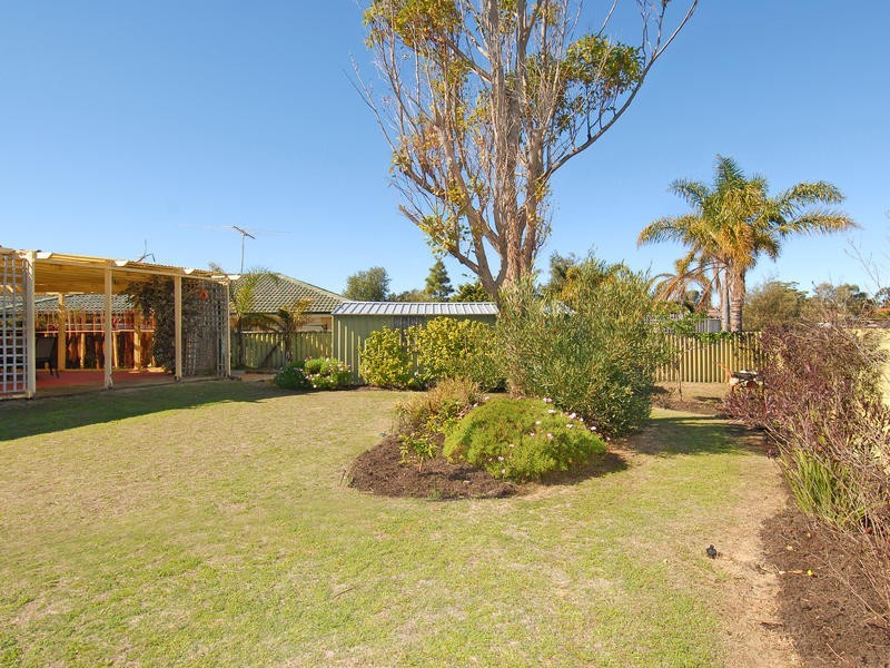 38 Mayflower Cr, Craigie WA 6025