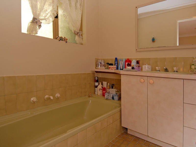 12 Tamma Court, Heathridge WA 6027