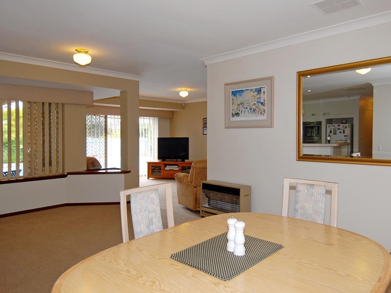 12 Georges Close, Kallaroo WA 6025