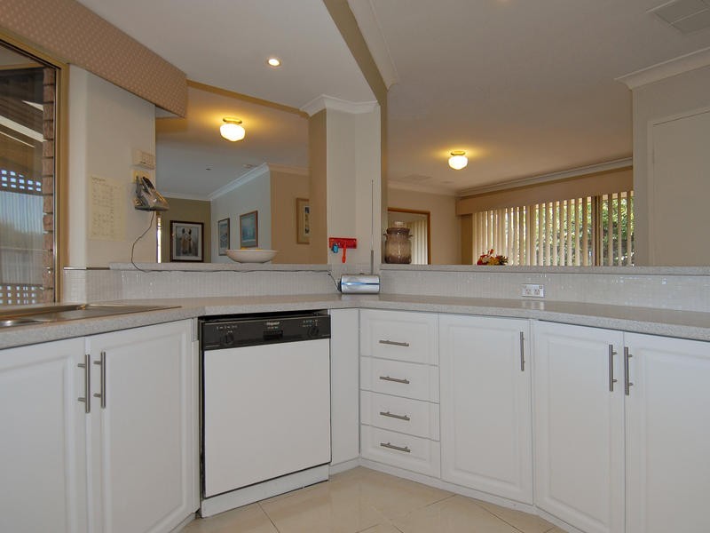 12 Georges Close, Kallaroo WA 6025