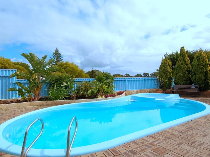 12 Georges Close, Kallaroo WA 6025