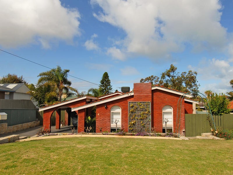 8 Venus Way, Hillarys WA 6025