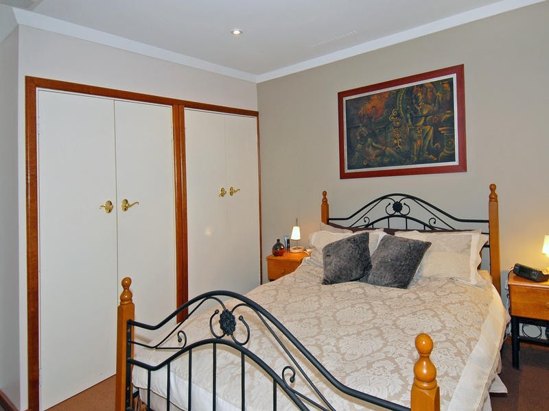 8 Venus Way, Hillarys WA 6025