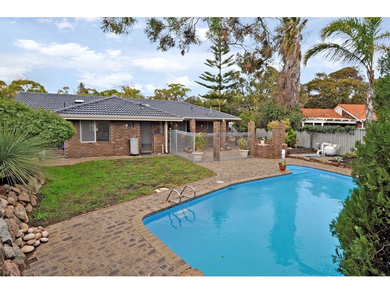 22 Langholm Pl, Duncraig WA 6023