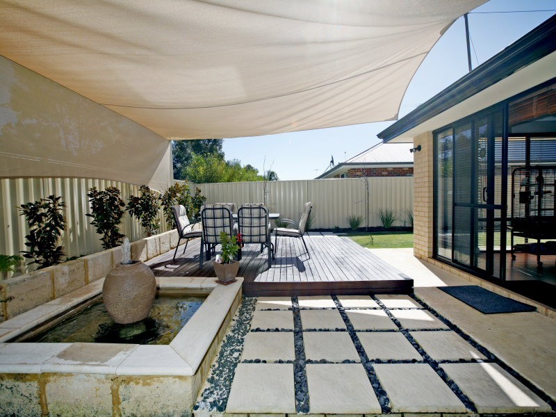 12 Grasmere Fairway, Tapping WA 6065