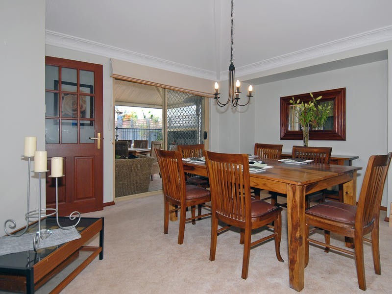 8 Hazelwood Lp, Carine WA 6020