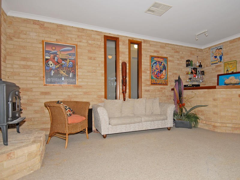 8 Hazelwood Lp, Carine WA 6020