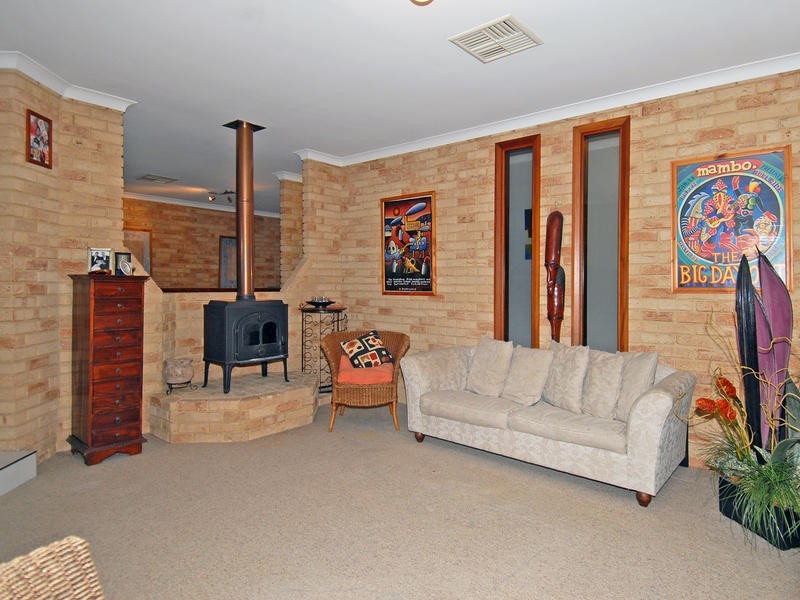 8 Hazelwood Lp, Carine WA 6020