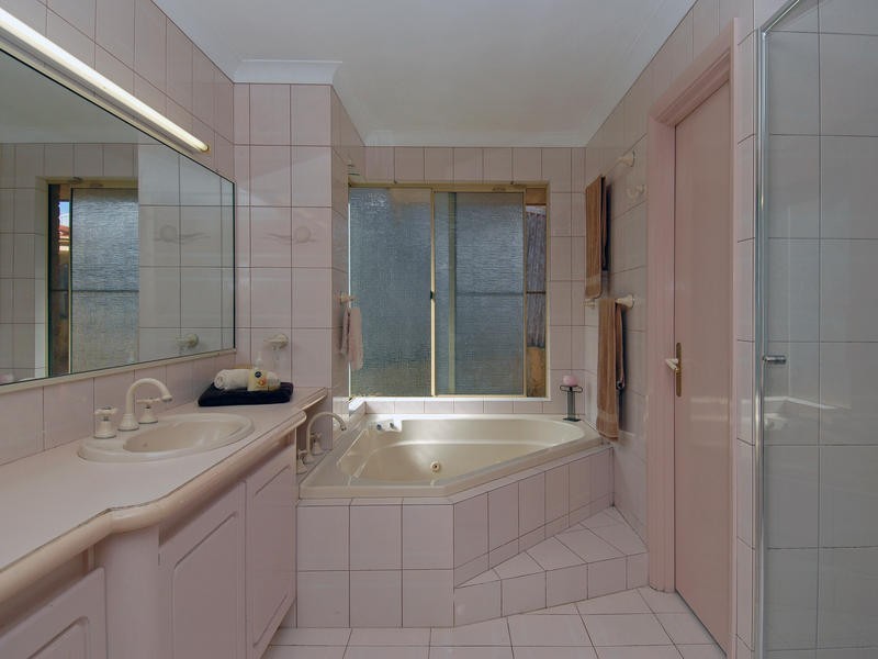 8 Hazelwood Lp, Carine WA 6020