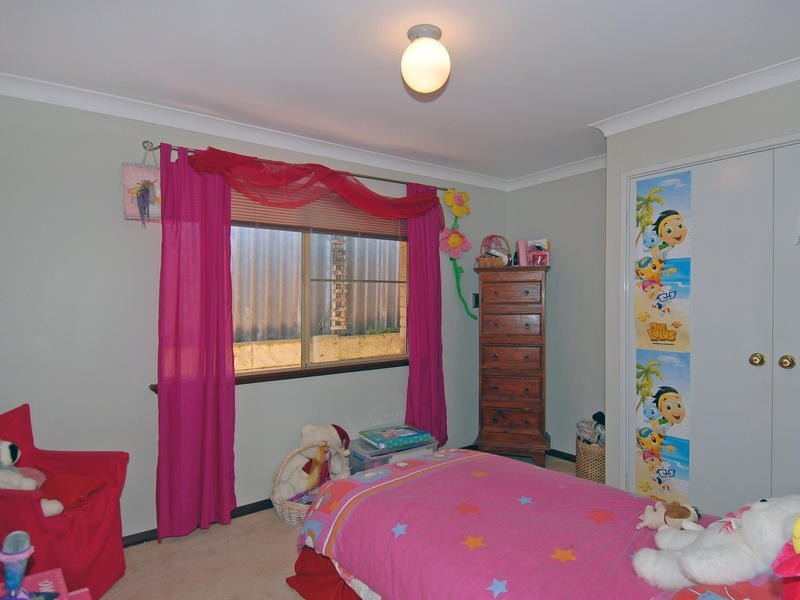 8 Hazelwood Lp, Carine WA 6020