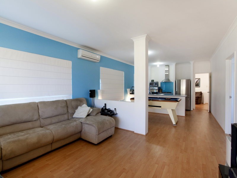 10 Belfast Circuit, Ridgewood WA 6030