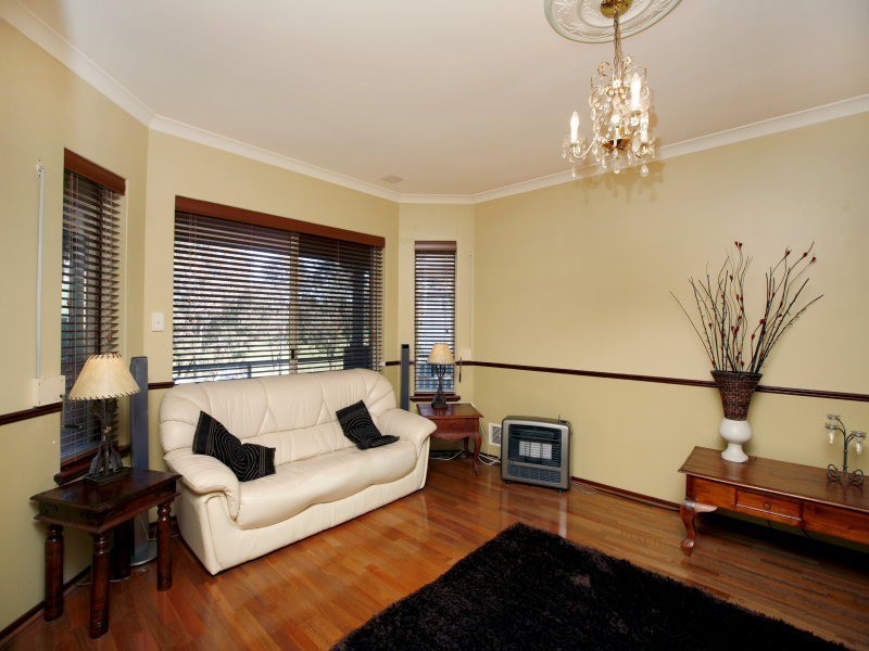 20 Standish Way, Woodvale WA 6026