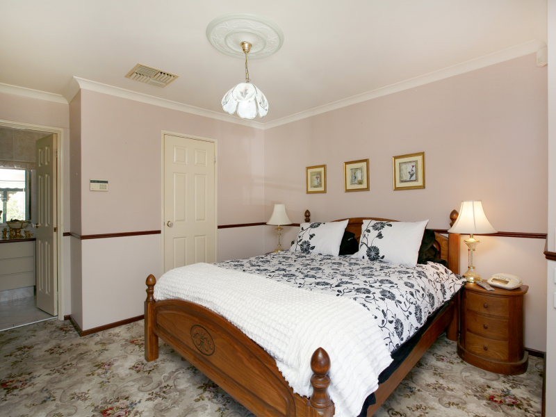 20 Standish Way, Woodvale WA 6026