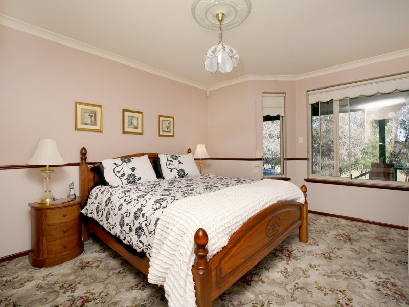 20 Standish Way, Woodvale WA 6026