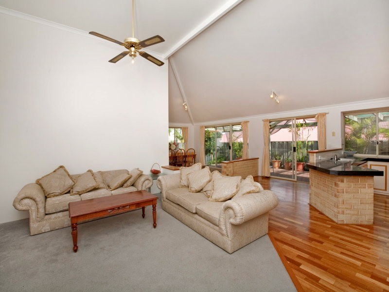 12 Parkhurst Rise, Padbury WA 6025