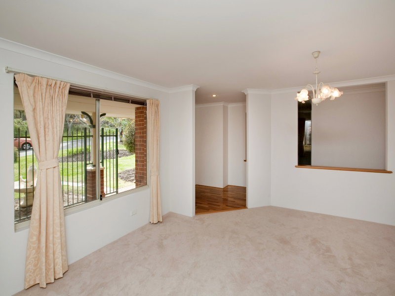 12 Parkhurst Rise, Padbury WA 6025