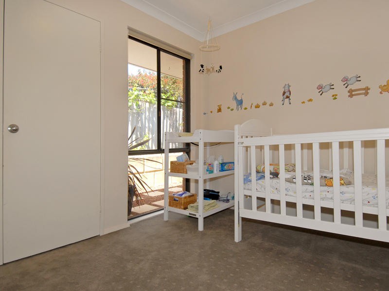 8 Eclipse Crescent, Kallaroo WA 6025