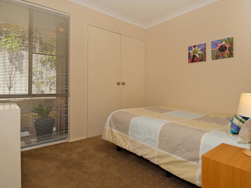 8 Eclipse Crescent, Kallaroo WA 6025