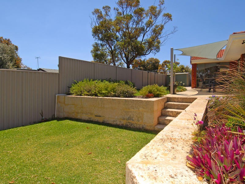 8 Eclipse Crescent, Kallaroo WA 6025