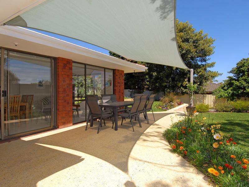 8 Eclipse Crescent, Kallaroo WA 6025