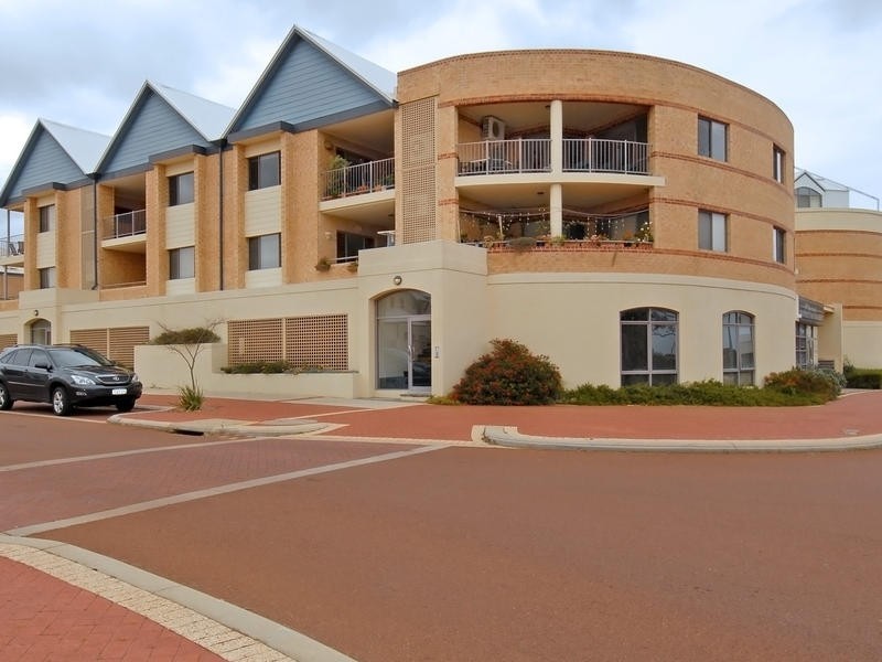 Unit 13/27 Piccadilly Circle, Joondalup WA 6027
