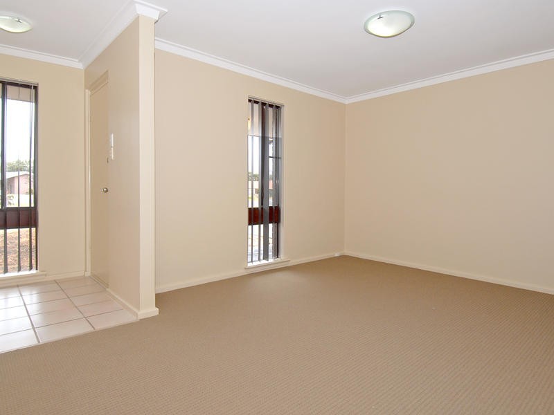 6 McWhae Rd, Hillarys WA 6025