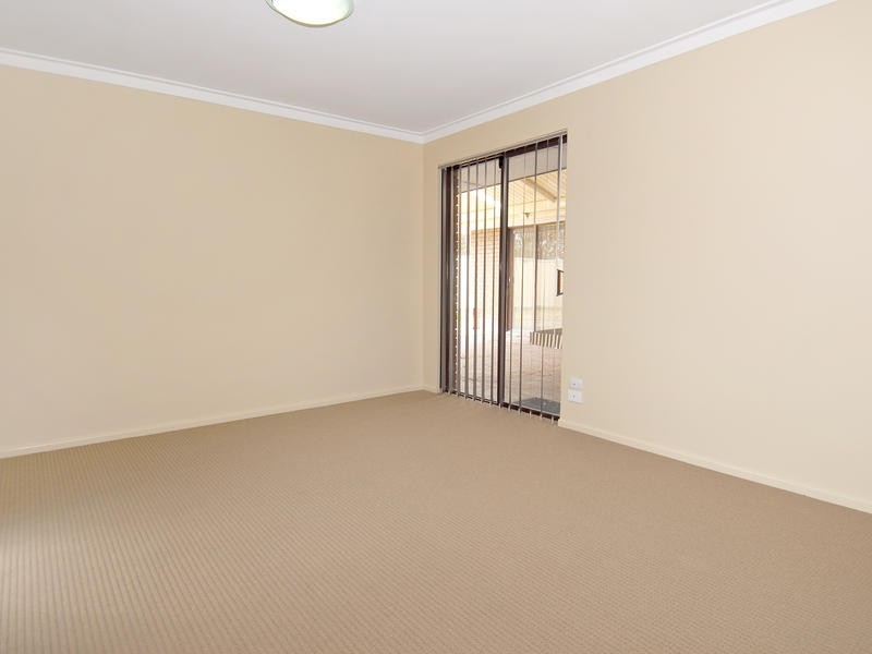 6 McWhae Rd, Hillarys WA 6025