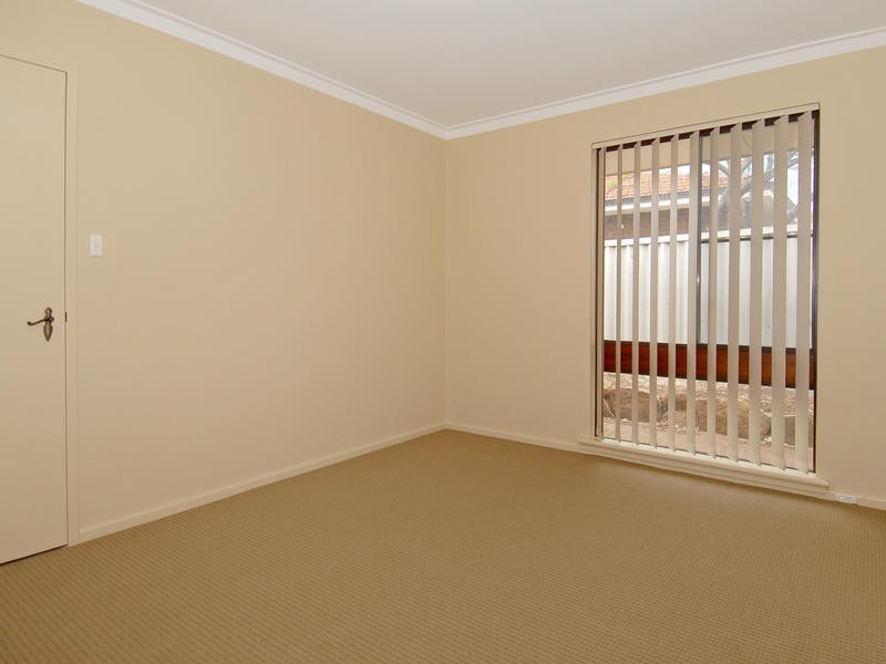 6 McWhae Rd, Hillarys WA 6025