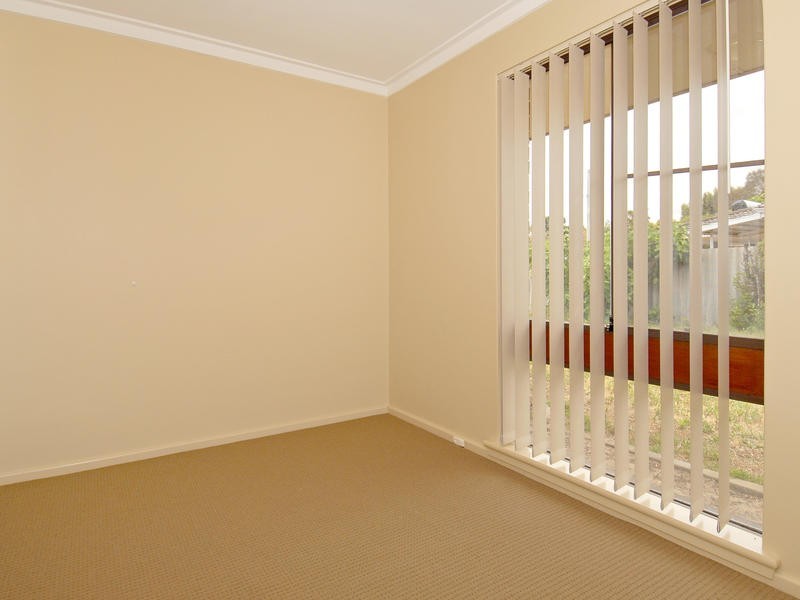 6 McWhae Rd, Hillarys WA 6025