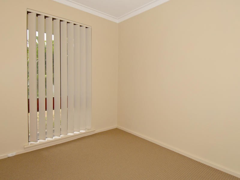 6 McWhae Rd, Hillarys WA 6025