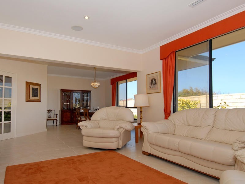 5 Tarwhine Turn, Yanchep WA 6035
