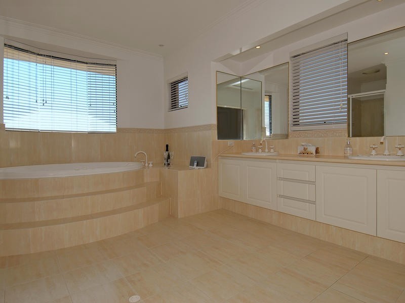 5 Tarwhine Turn, Yanchep WA 6035