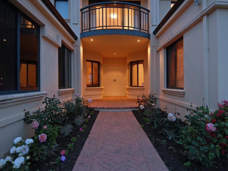 5 Tarwhine Turn, Yanchep WA 6035