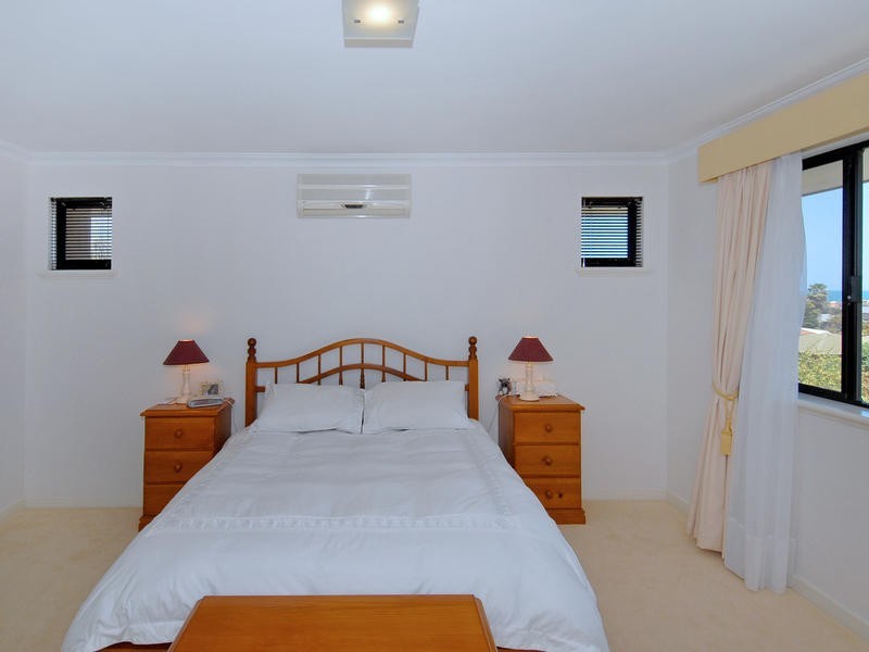 16 Sabot Place, Ocean Reef WA 6027